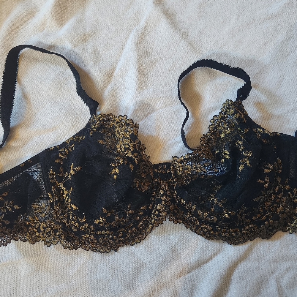Wacoal 65191 Embrace Lace Underwire Black Gold Bra Size 36D Elegant Floral
